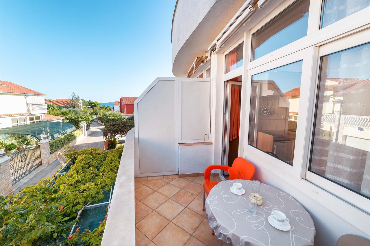 Apartments Zanze Водице Экстерьер фото